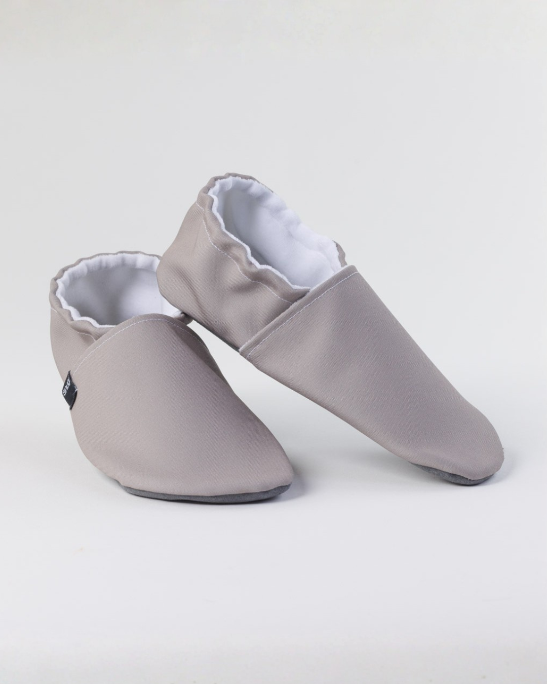 Zapatillas barefoot para mujer gris piedra