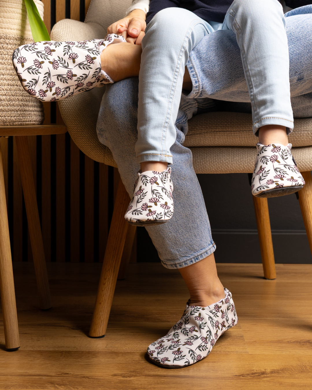Zapatos barefoot para mujer Flores sobre blanco