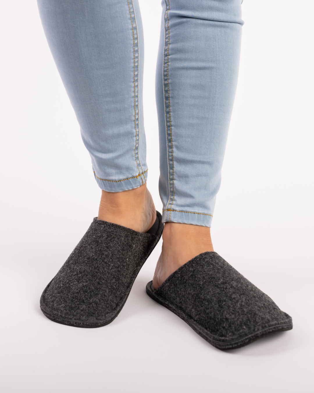 Zapatillas de fieltro para mujer gris oscuro